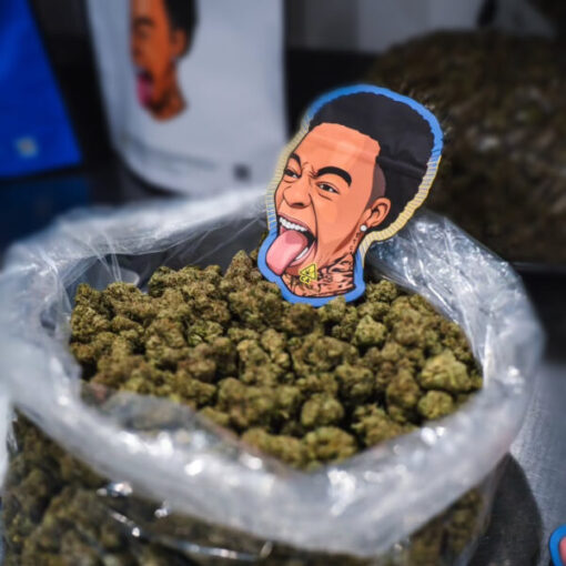 dutt packs weed